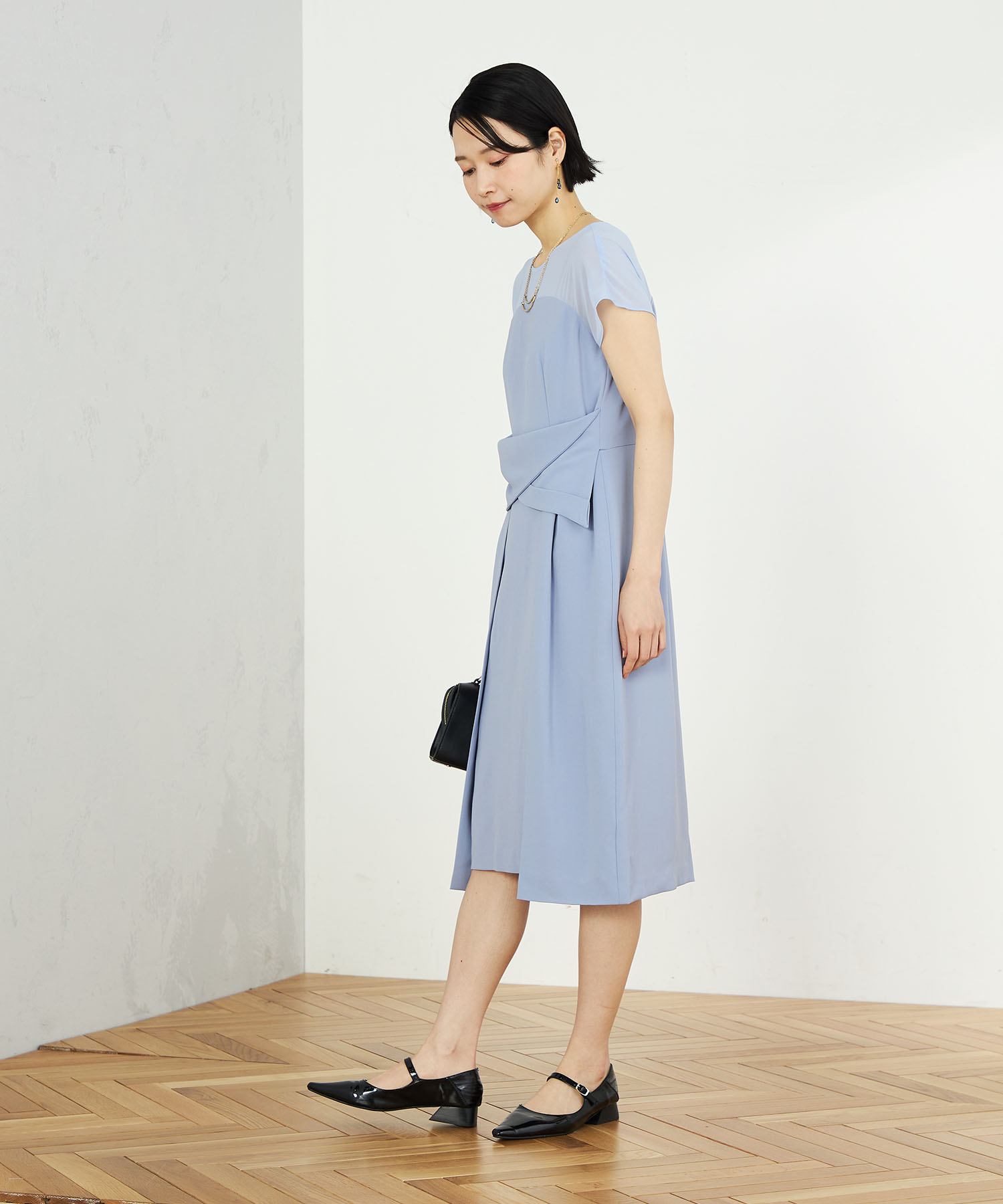 顔合わせの服装で女性が押さえるべき基本マナー