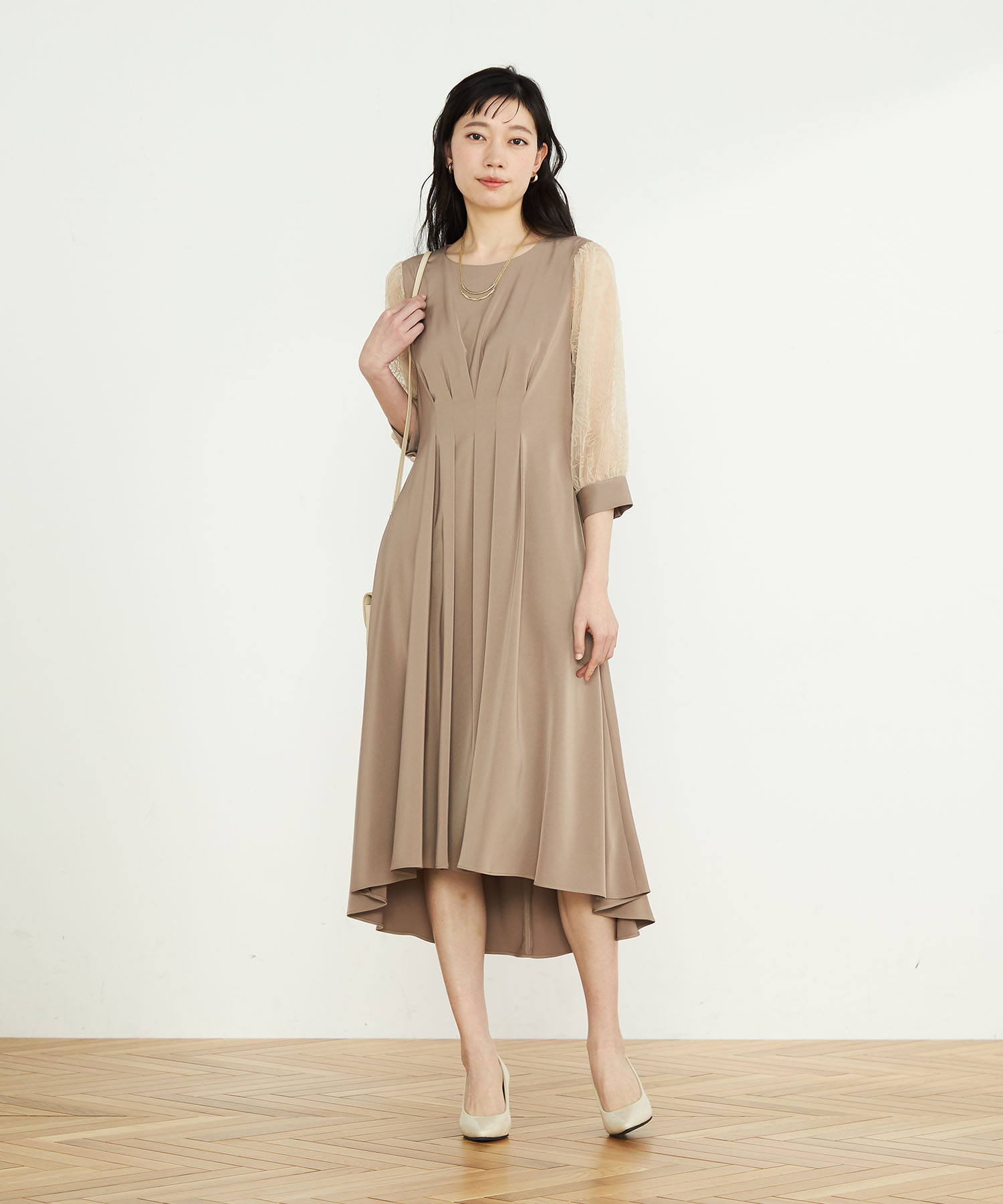 姉妹(女性)の服装|フォーマルドレス・着物