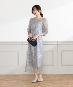 結婚式の母親の服装は洋装で大丈夫｜格・色・丈のマナー完全ガイド